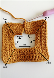Lion Benroy Amigurumi Crochet Pattern sweater