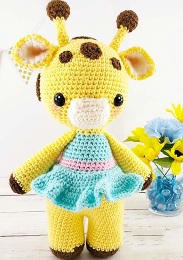 Crochet Giraffe Keychain Free Amigurumi Pattern - Lovelycraft