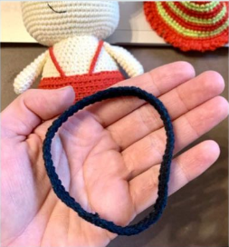 Paso a Paso Pequeño Santa PDF Amigurumi Patrón Gratis cinturon