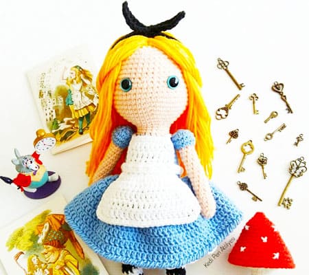 alice in wonderland amigurumi