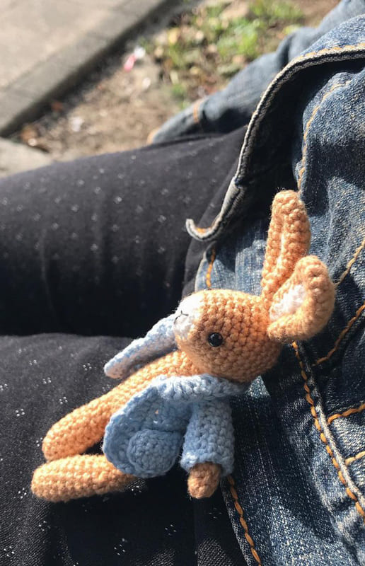 Conejito de Bolsillo Amigurumi Patrón gratis (1)