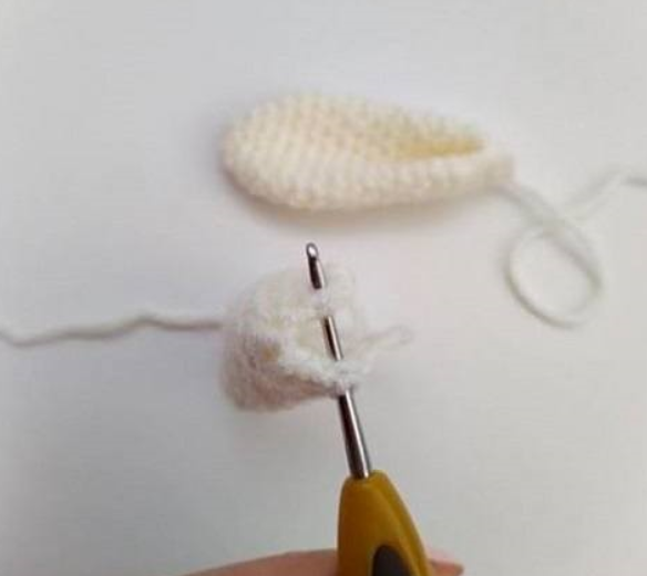 Conejito Con Vestido Amigurumi Patrón Gratis orejas