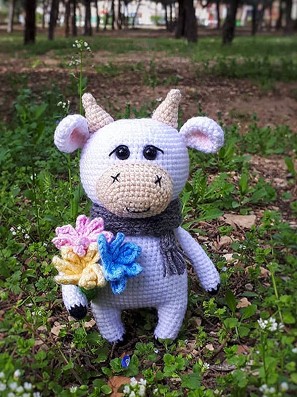 Toro con Taza de Café Amigurumi Patrón Gratis