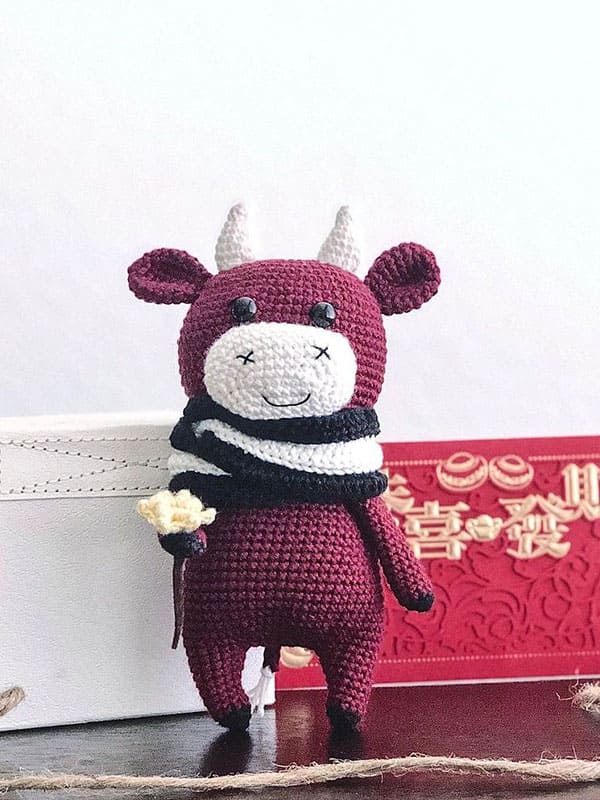 Toro con Taza de Café Amigurumi Patrón Gratis