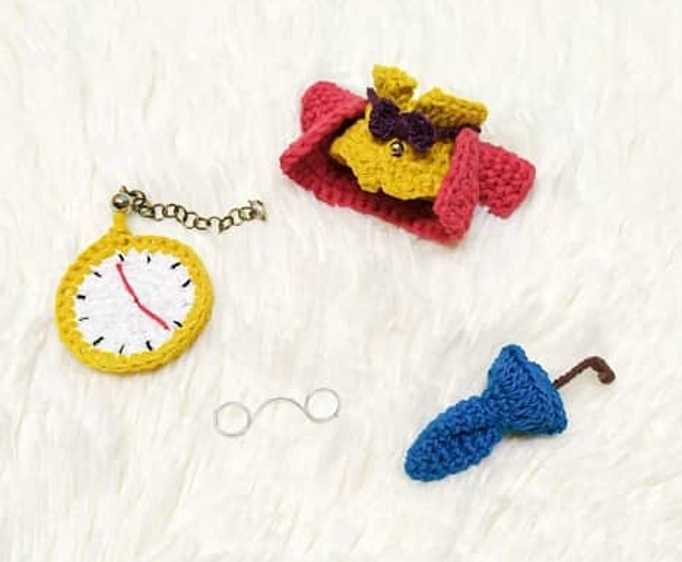 Alicia Conejo Blanco Amigurumi Patrón Gratis reloj