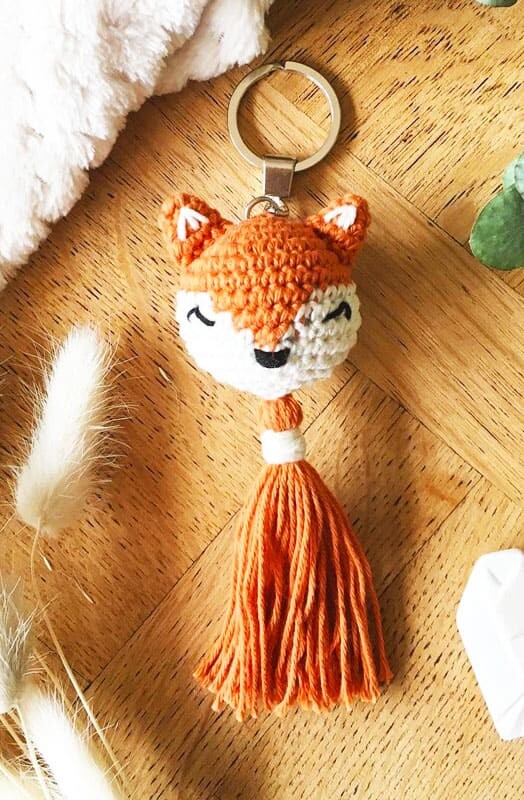 Easy Crochet Fox Keychain Amigurumi Free Pattern (3)