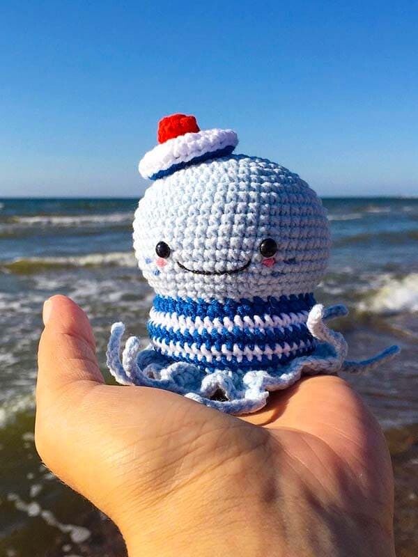 Pulpo En Marinero Amigurumi Patrón Gratis (1)