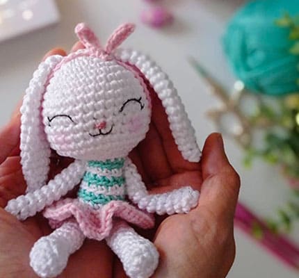 Conejita de Pascua PDF Amigurumi Patrón Gratis