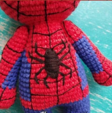 PATRÓN GRATIS Spiderman Juguete Amigurumi paso a paso - Crochetisimo