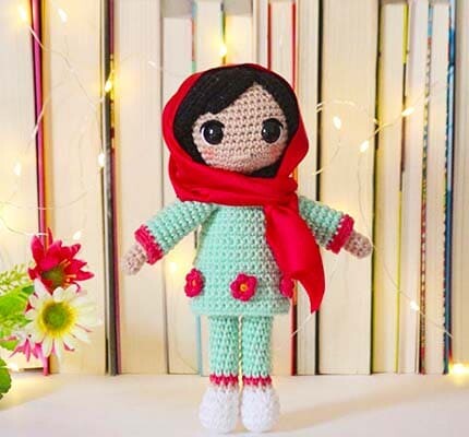 Malala Yousafzai Amigurumi PDF Patrón Gratis