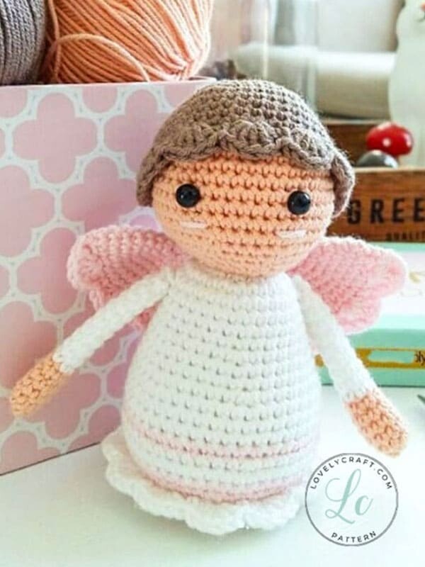 Pequeño ángel amigurumi muñeca patrón de ganchillo gratis