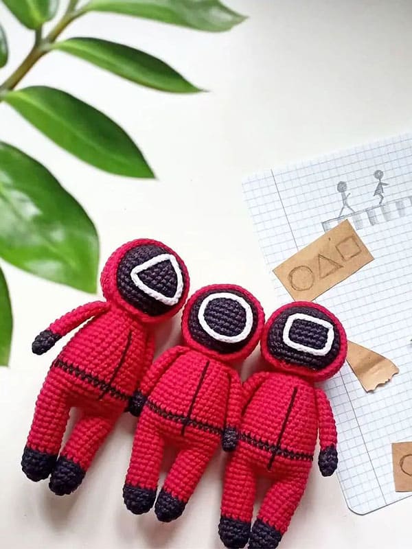Squid Game Keychain PDF Crochet Amigurumi Free Pattern