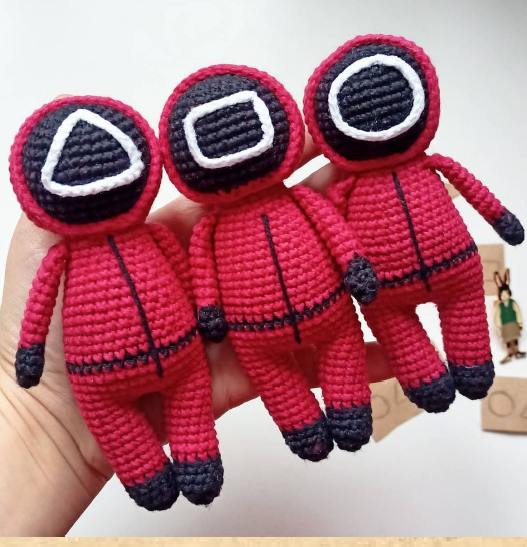 Squid Game Keychain PDF Crochet Amigurumi Free Pattern