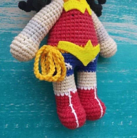 Wonder Woman amigurumi crochet belt