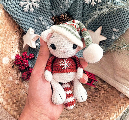 Crochet Santa's Little Kitty Helpers Amigurumi Free Pattern (10)