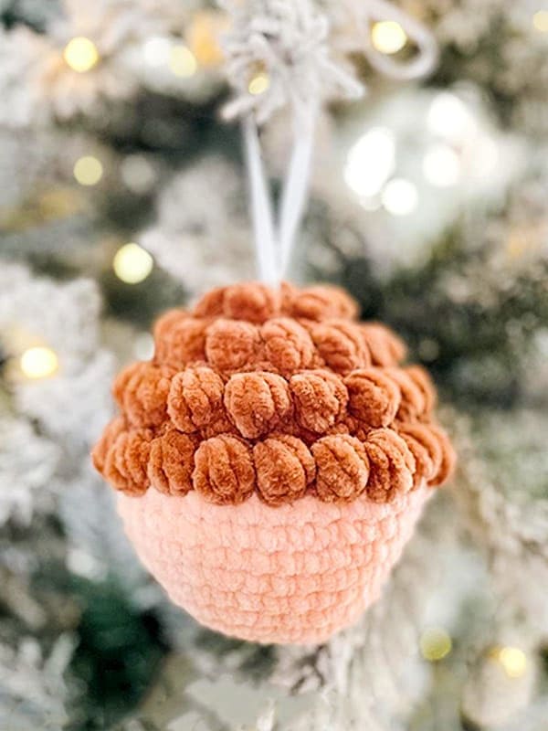 Bola de Bellota El Ornamento PDF Amigurumi Patrón Gratis 