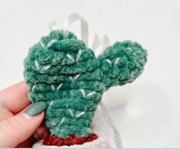 Crochet Christmas Cactus Ornament Free Pattern- cactus needles-4