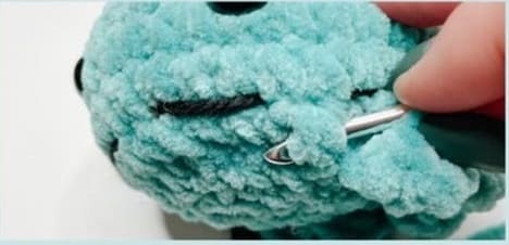 Crochet Jellyfish Christmas Ornament Amigurumi Free Pattern- fins-3