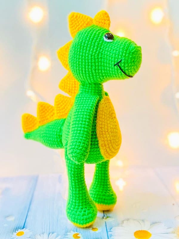 Lindo Dinosaurio PDF Amigurumi Patrón Gratis (2)