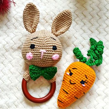 Amigurumi Sonajero Conejo con Zanahoria PDF Patrón Gratis